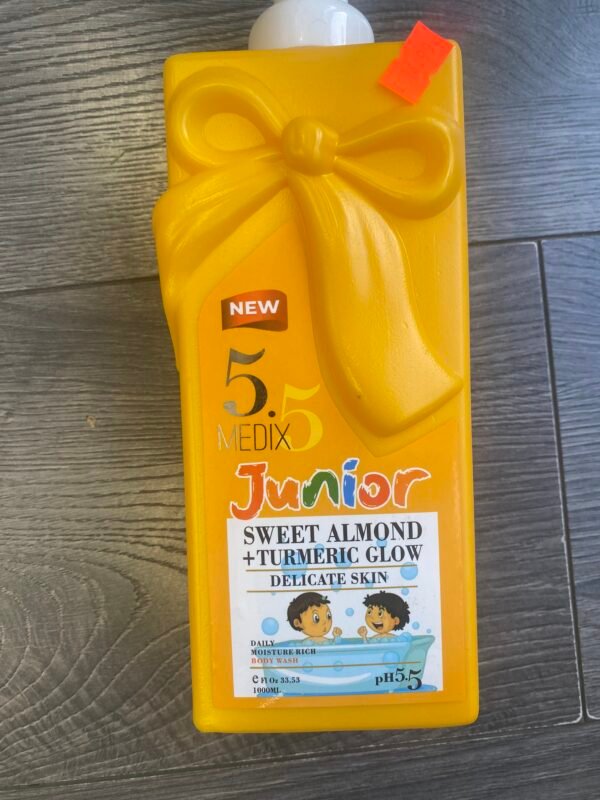 Medix 5.5 Junior Sweet Almond + Tumeric Glow Body Wash